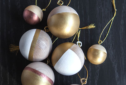 DIY Painted wooden ball ornaments 