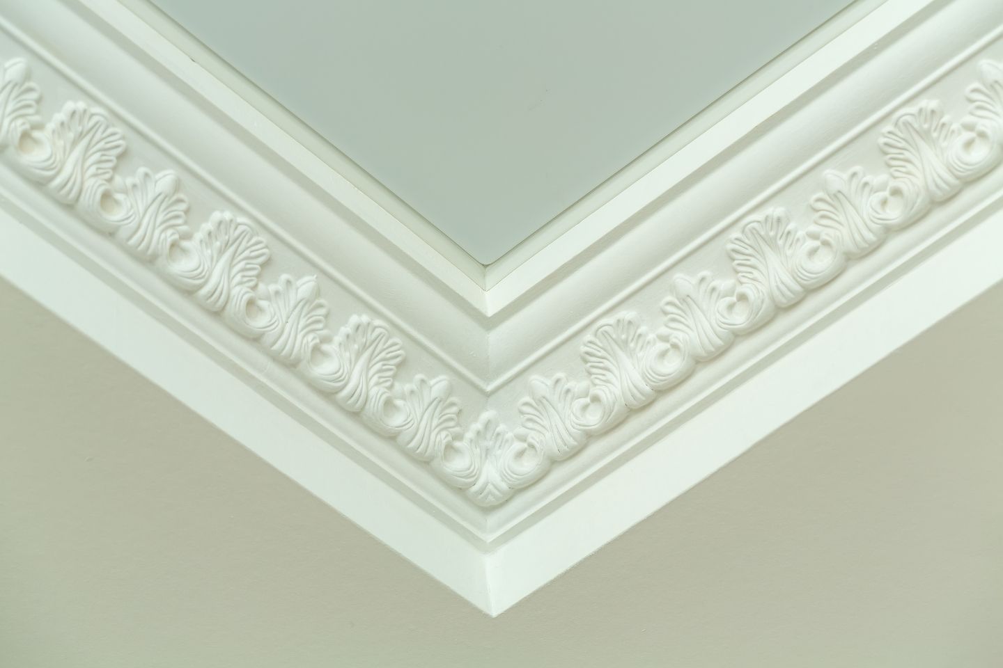Victorian style crown moulding inside home