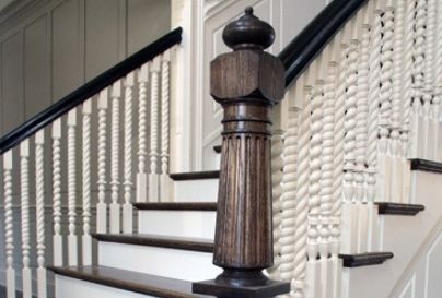 Fluting newel post style for modern home